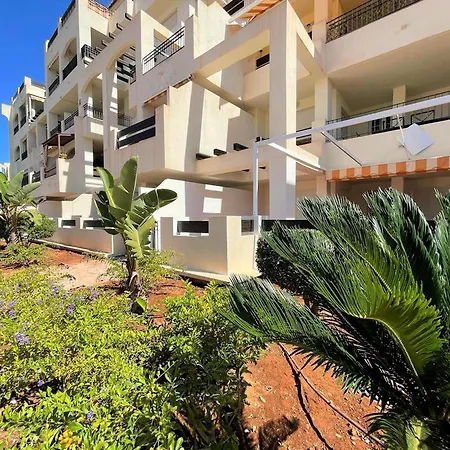 Appealing In Near Golf Course Apartment *