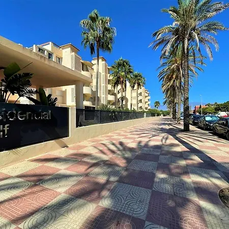 Appealing In Near Golf Course Apartment
