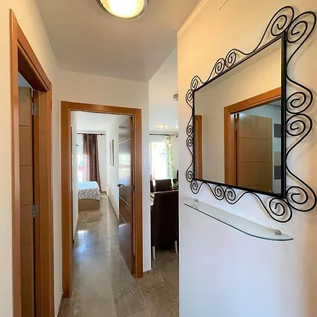 Appealing In Near Golf Course Apartment *
