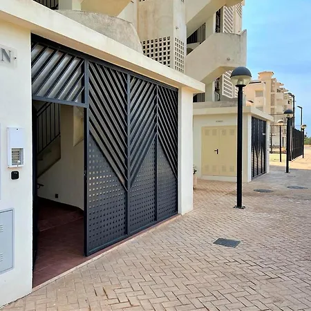 Appealing In Near Golf Course Apartment
